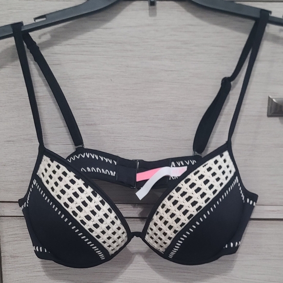 Victoria's Secret New Black Bikini Swim Top With Crochet Accents, 36C - Picture 2 of 5